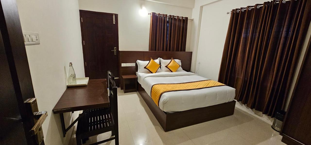 Blueway Residency Downtown Hotel Thiruvananthapuram Kültér fotó