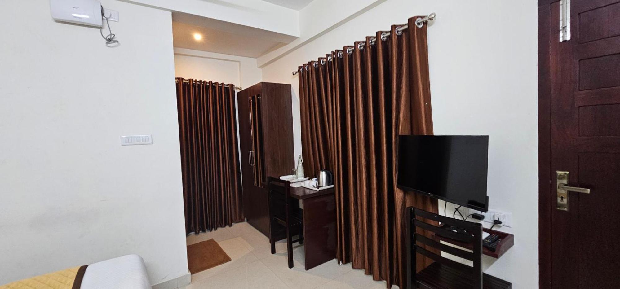 Blueway Residency Downtown Hotel Thiruvananthapuram Kültér fotó