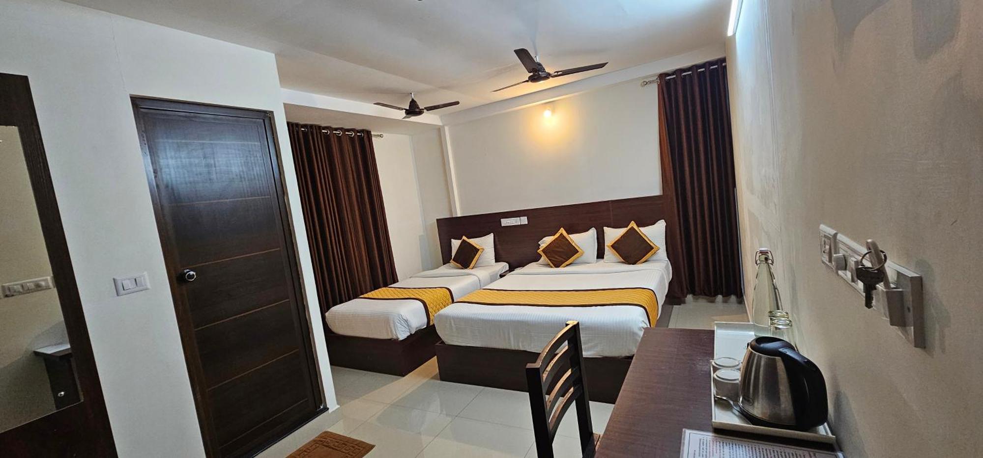 Blueway Residency Downtown Hotel Thiruvananthapuram Kültér fotó